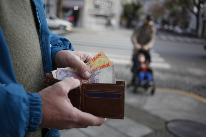 Se necesitan cuatro salarios mínimos para no ser pobre