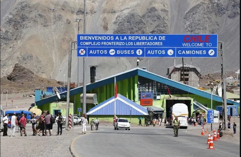 Hasta tres horas de espera en el Paso a Chile por el clima y el alto tránsito