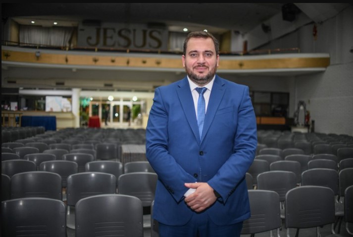 Denuncian que Santa Fe desvió miles de millones de pesos hacia fundaciones evangelistas fantasmas