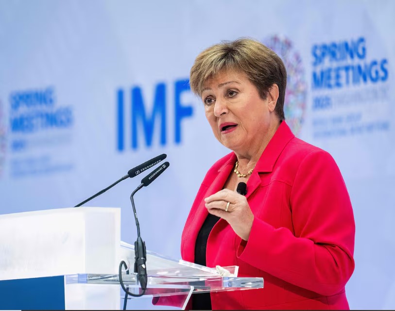 El FMI retó a Milei y le exigió que acumule reservas para evitar un "shock"