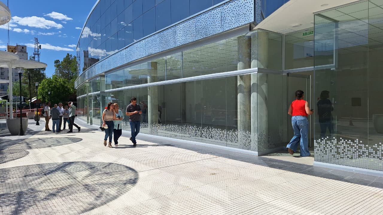 Con gran participación iniciaron las visitas a los locales comerciales de la ex terminal.