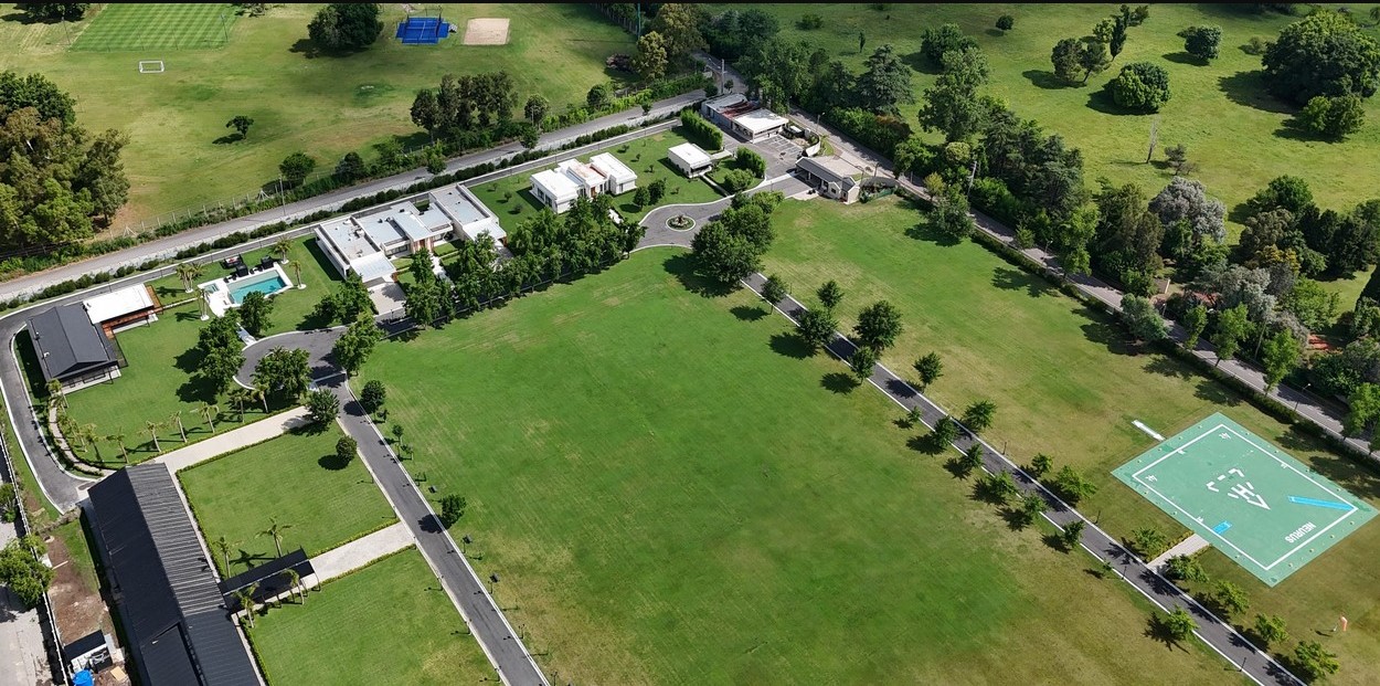 Denuncian que el helipuerto de la mansión adjudicada a “Chiqui” Tapia y Toviggino no está habilitado y piden allanar el lugar porque “lo están vaciando”