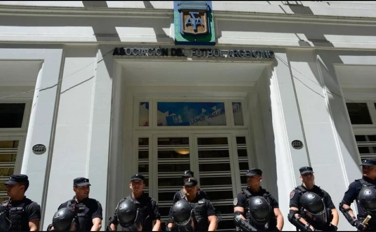 Realizan allanamientos en la sede de la AFA y en varios clubes de fútbol por la causa Sur Finanzas