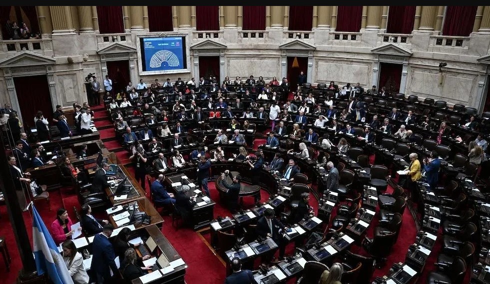 La Libertad Avanza sobre la reforma laboral: “Quienes cobren planes deben tener un trabajo digno”