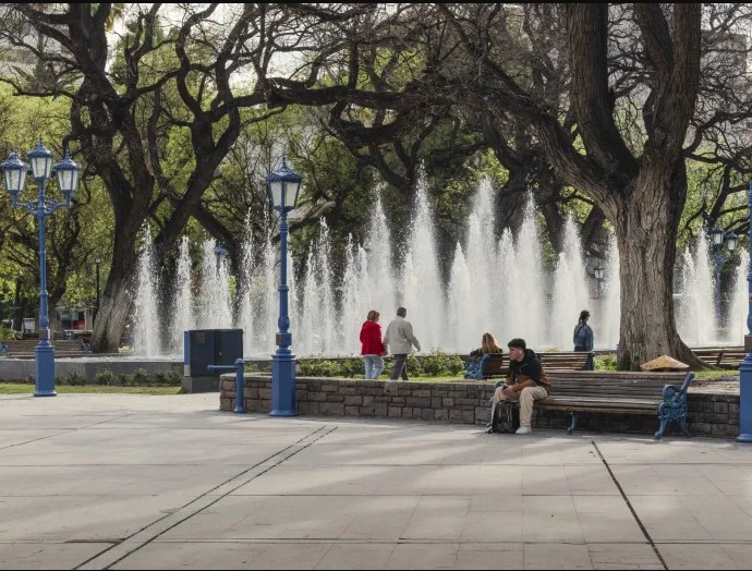 MENDOZA EN ALERTA: SE VIENE UN SÁBADO CON TORMENTAS, FRÍO Y POSIBLE GRANIZO