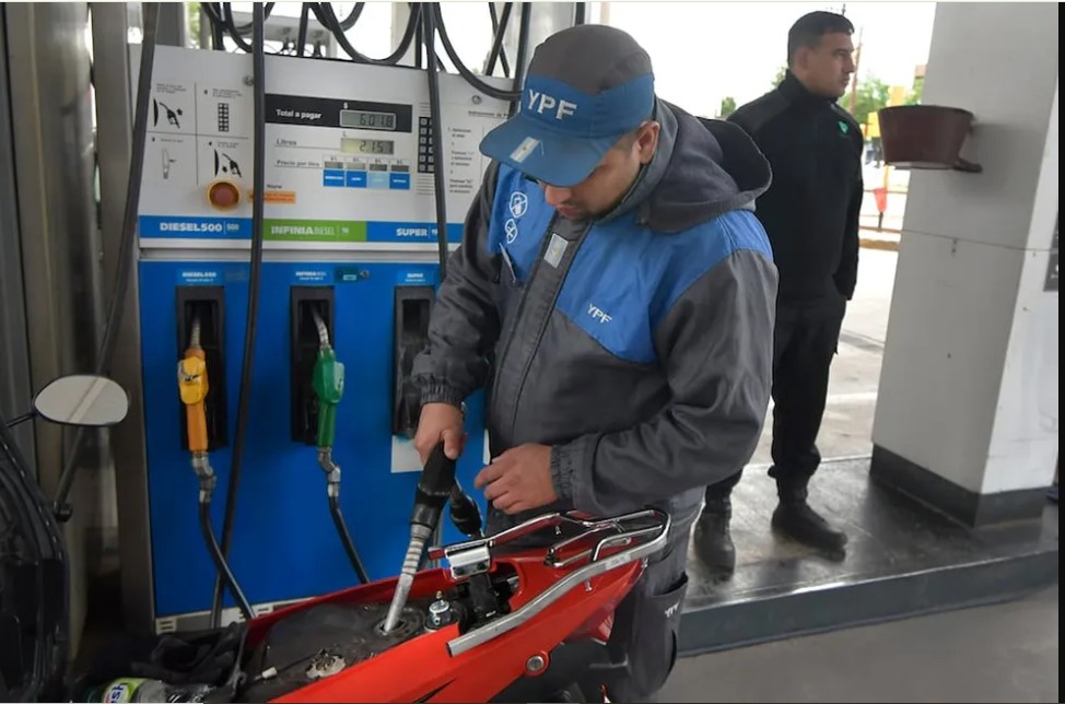 LA VENTA DE COMBUSTIBLES SE DESPLOMA EN MENDOZA Y LA UBICA ENTRE LAS PROVINCIAS CON MAYOR CAÍDA