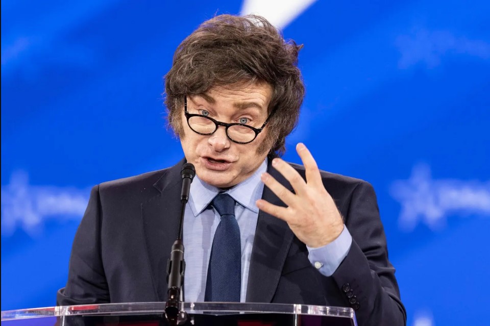 El gobierno subirá la edad jubilatoria a 70 años y eliminará las pensiones por viudez