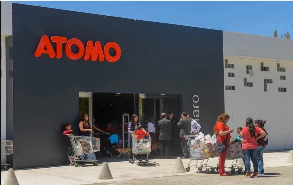 MULTA FIRME A ÁTOMO POR COBRAR DE MÁS EN CAJA… Y RESISTIRSE A PAGAR