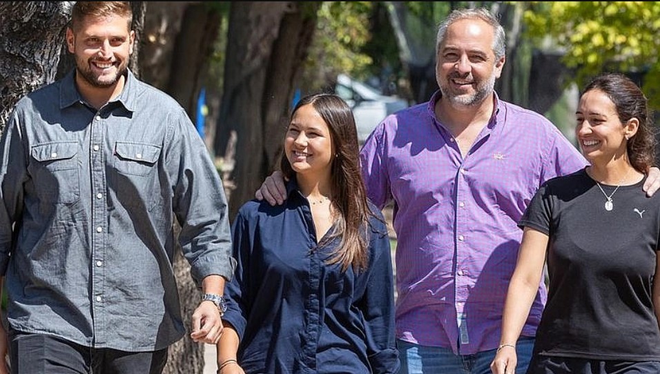 “Es una jornada muy importante para todo Maipú”, dijo Stevanato tras votar