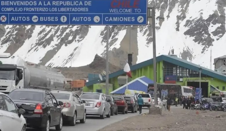 El Paso a Chile reabre este viernes y hay filas kilométricas de espera