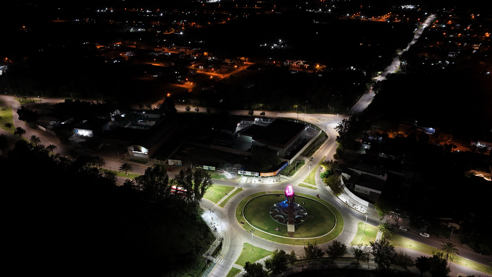 Nuevas luminarias led en el corredor de avenida Sueta