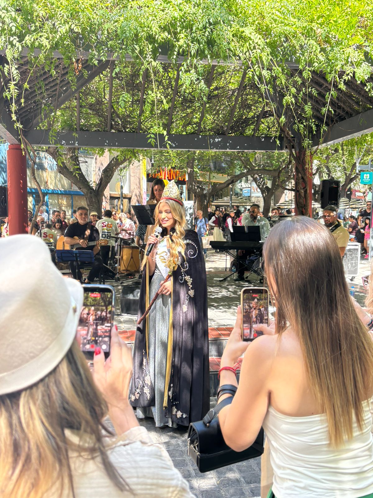 San Rafael brilló con su presentación en la peatonal Sarmiento de la ciudad de Mendoza