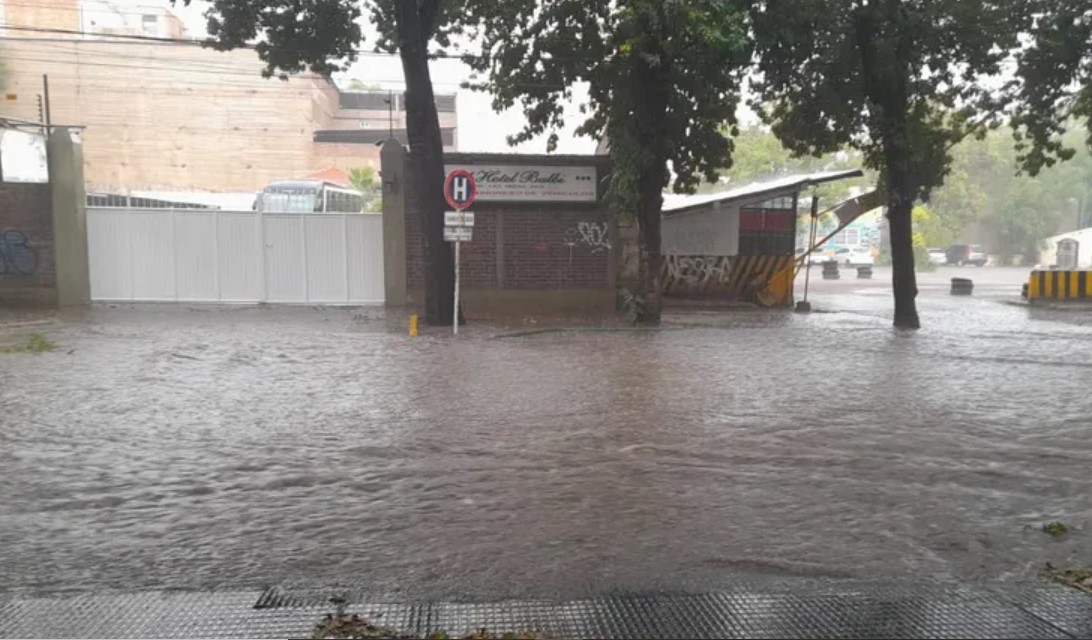 Tormenta histórica: se cumplió el pronóstico y genero caos en la ciudad y departamentos