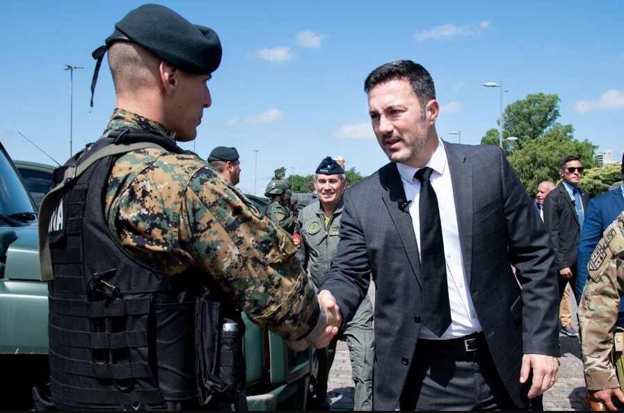 Escándalo IOSFA: los militares están sin cobertura y denuncian un negociado de Petri para vaciar la obra social