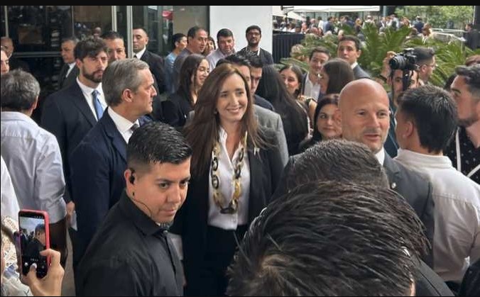 Victoria Villarruel encabezó el Desayuno de la COVIAR en Mendoza como presidenta en ejercicio