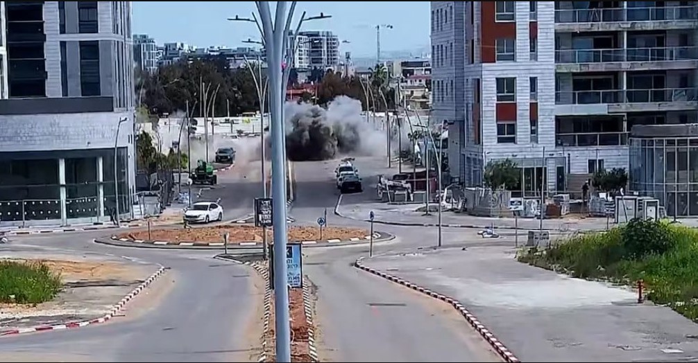 Guerra en Medio Oriente: Irán volvió a atacar a Israel con bombas de racimo y dejó un muerto y dos heridos graves