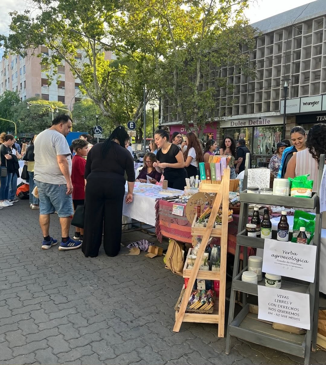 Se viene una gran feria de mujeres emprendedoras en la Plaza de la Memoria