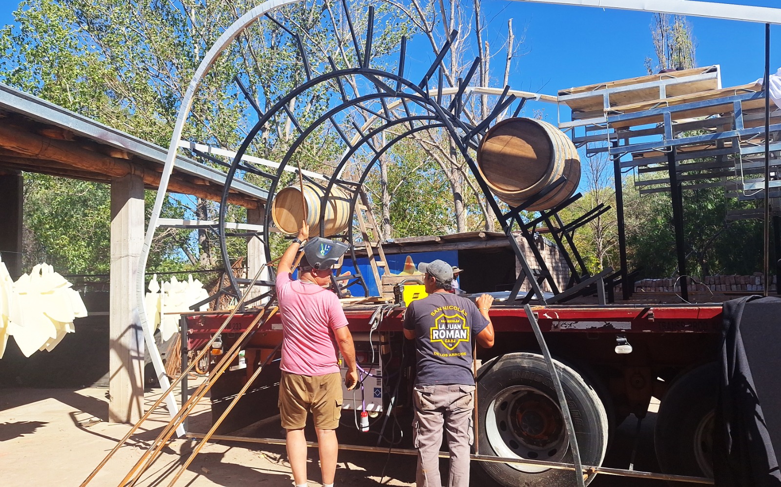 El carro sanrafaelino para la Vía Blanca y el Carrusel emprende viaje a Mendoza