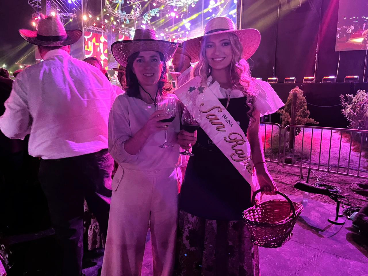 Últimos días antes de Vendimia: Azul presente en la Fiesta de la Cosecha