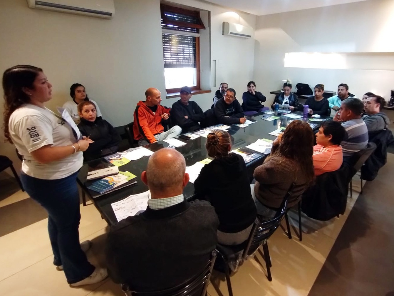 San Rafael capacita a sus agentes de estacionamiento para brindar atención turística