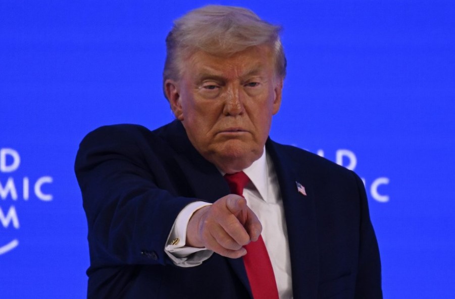 Trump advirtió que “hará volar por los aires” a Omán si controla el Estrecho de Ormuz