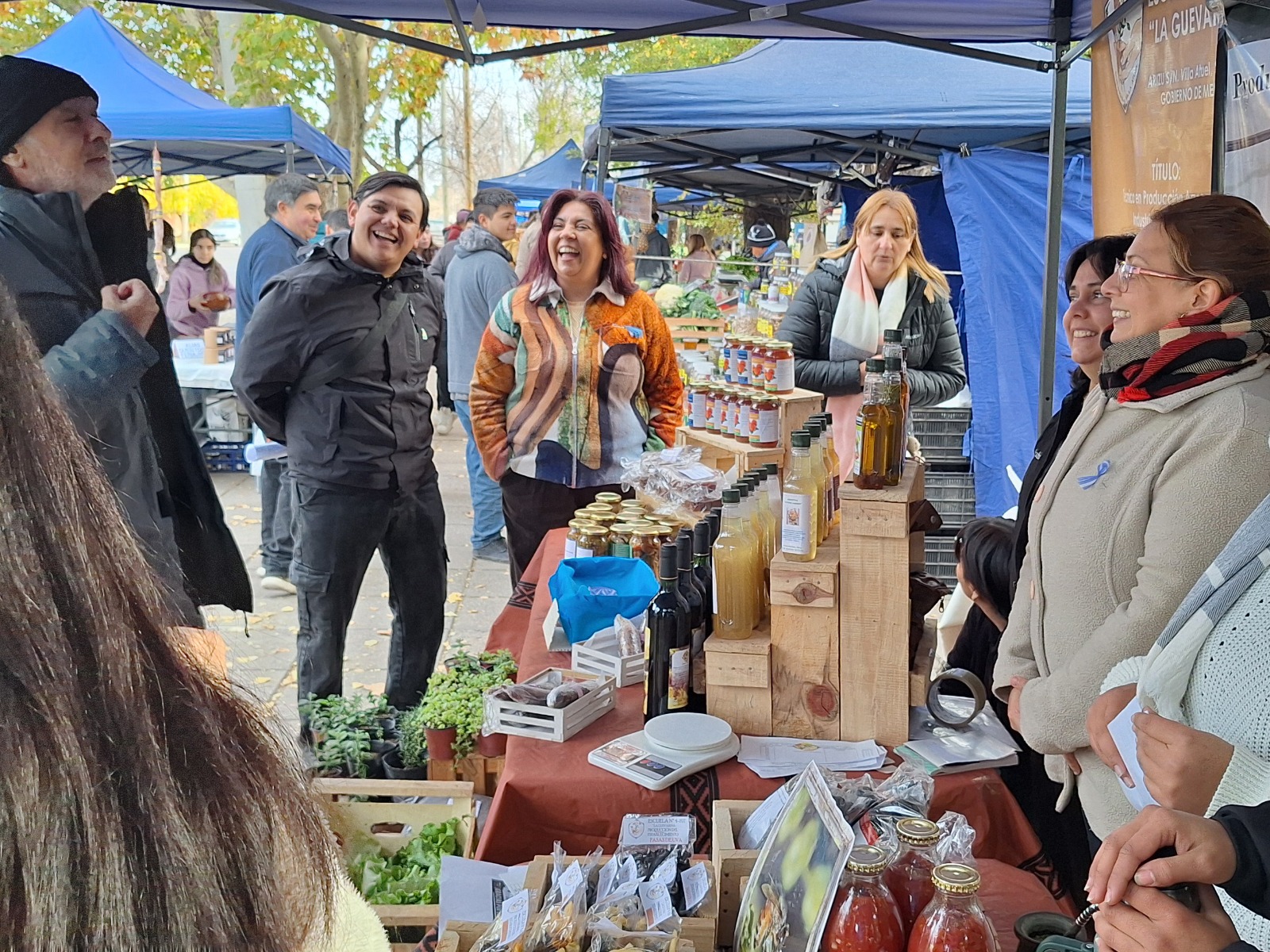 Las escuelas técnicas agropecuarias vendieron sus productos junto a la Feria Franca