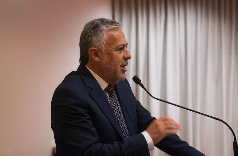 Mendoza: El impacto del ajuste del 40% en los haberes de la planta política profundiza el conflicto con los gremios